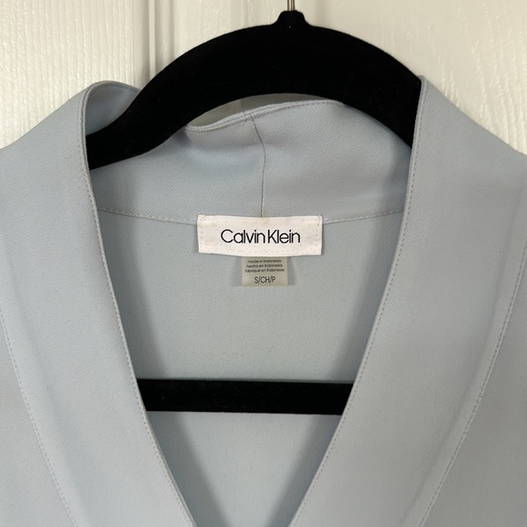 Calvin Klein blue blouse. Size small - Picture 2 of 4